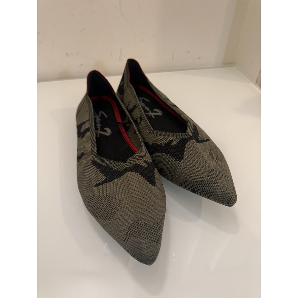 Seven7 Women's Elsa Point Toe Flats Camo Green Sz 11